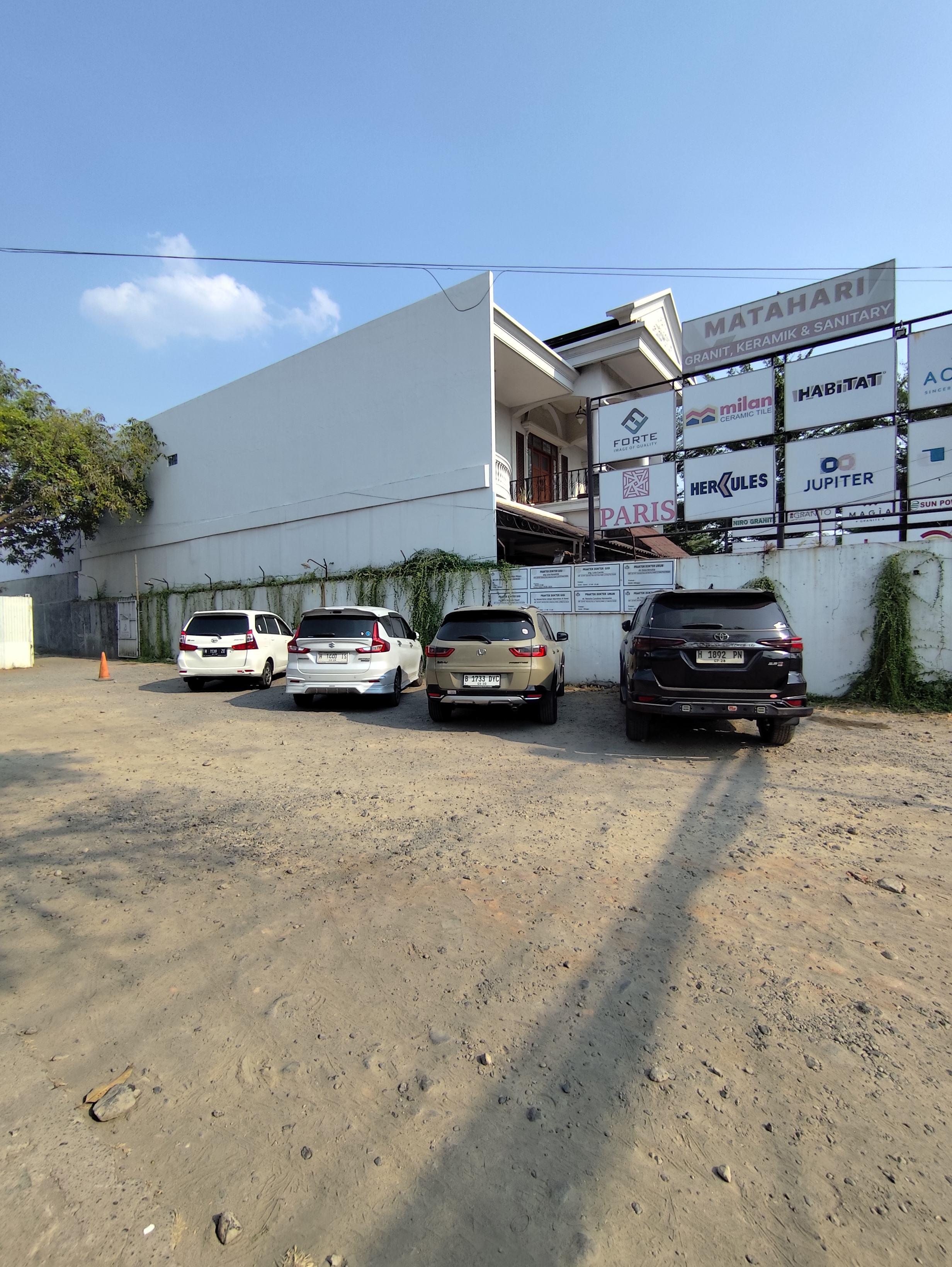 Area Parkir Luas 1